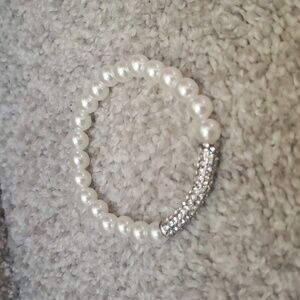 Pearl and rhinestone stretch band bracelet